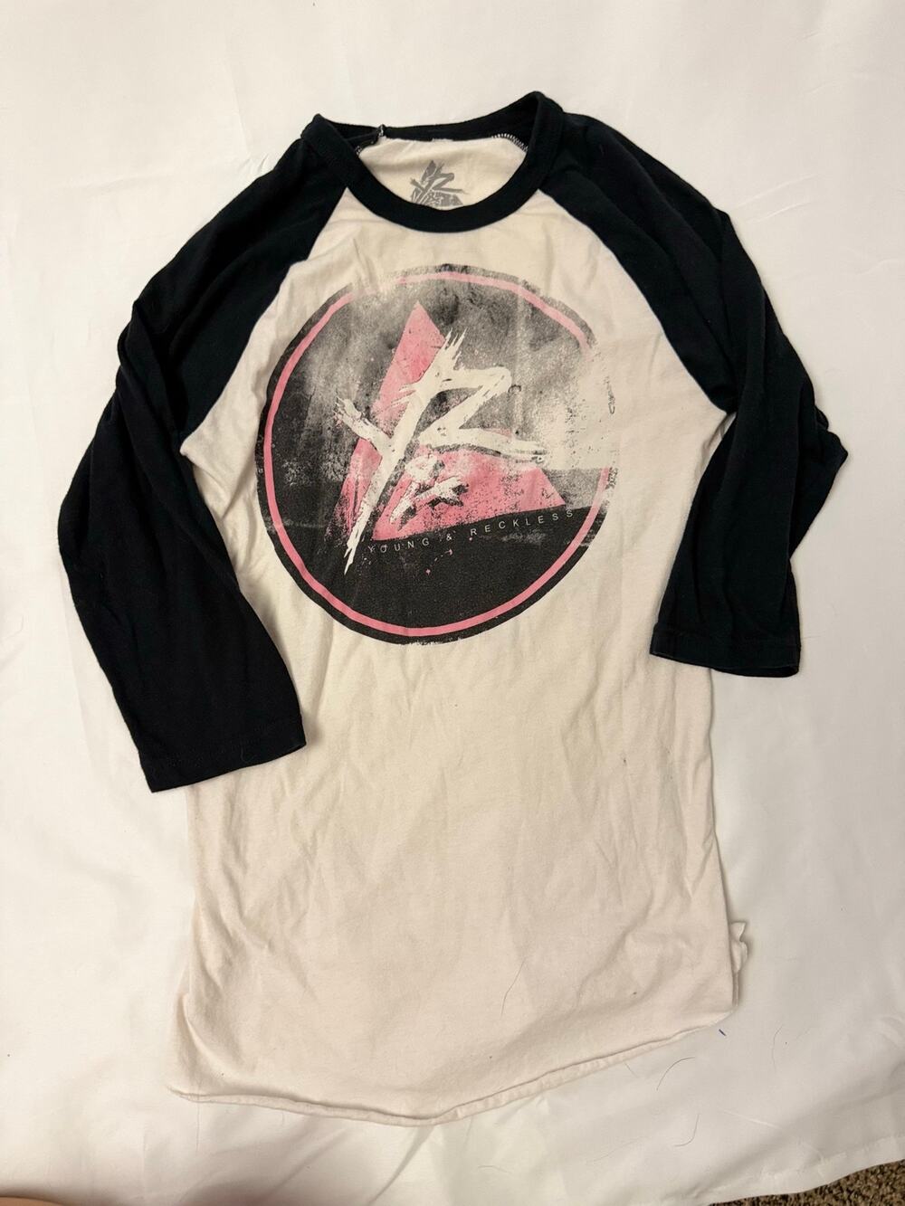 Young & Reckless Men’s Medium Raglan Baseball Shirt Black White Pink Graphic
